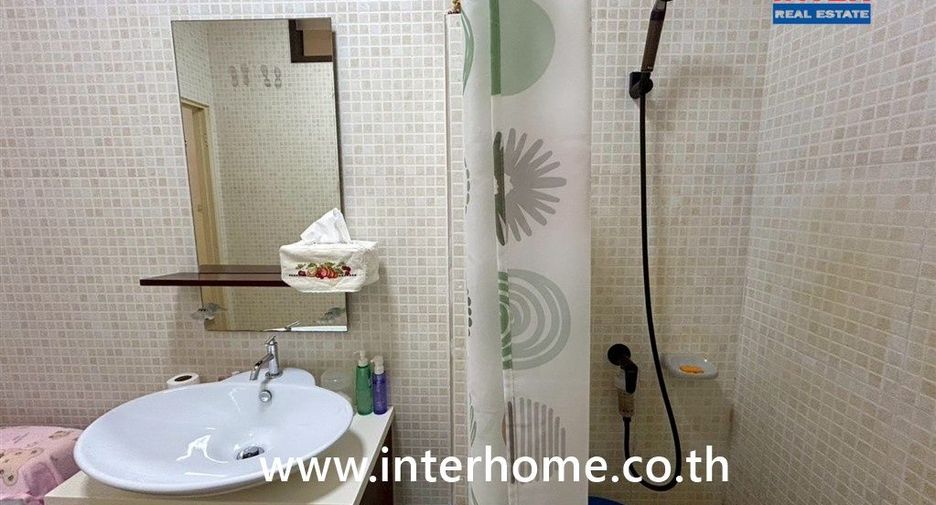 Reihenhaus zum Kauf mit 2 Zimmer in Mueang Rayong, Rayong