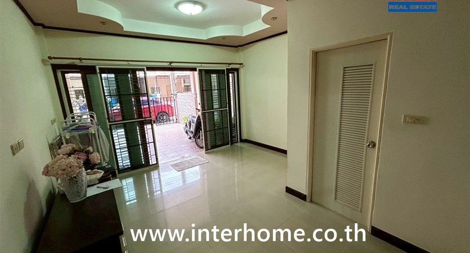 Reihenhaus zum Kauf mit 2 Zimmer in Mueang Rayong, Rayong