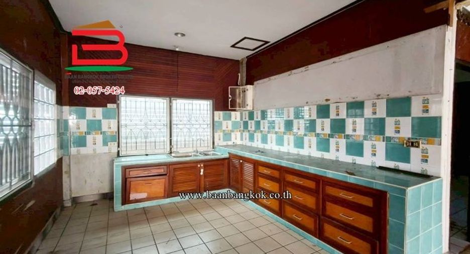 For sale 4 bedrooms house in Bang Sue, Bangkok