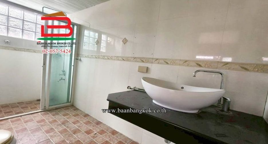 For sale 4 bedrooms house in Bang Sue, Bangkok