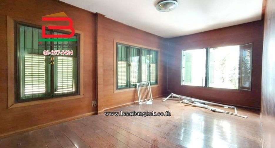 For sale 4 bedrooms house in Bang Sue, Bangkok