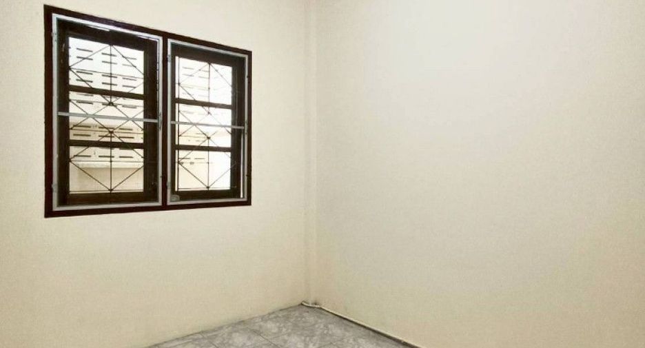 Reihenhaus zum Kauf mit 2 Zimmer in Mueang Ratchaburi, Ratchaburi