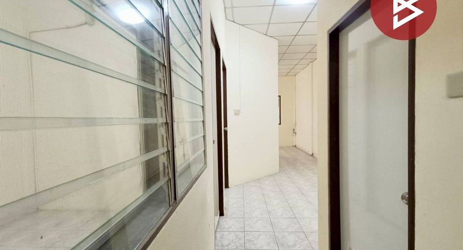 Reihenhaus zum Kauf mit 2 Zimmer in Mueang Ratchaburi, Ratchaburi