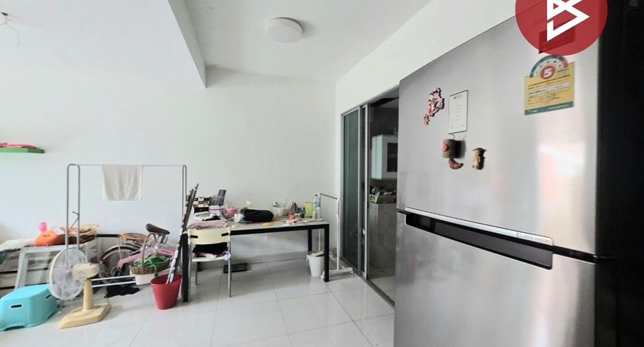 For sale 3 bedrooms townhouse in Mueang Samut Prakan, Samut Prakan