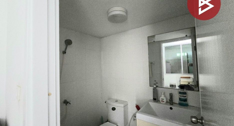 For sale 3 bedrooms townhouse in Mueang Samut Prakan, Samut Prakan