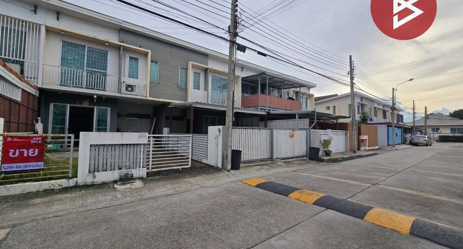 For sale 3 bedrooms townhouse in Mueang Samut Prakan, Samut Prakan