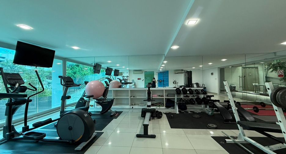 For rent 2 bedrooms condo in North Pattaya, Pattaya