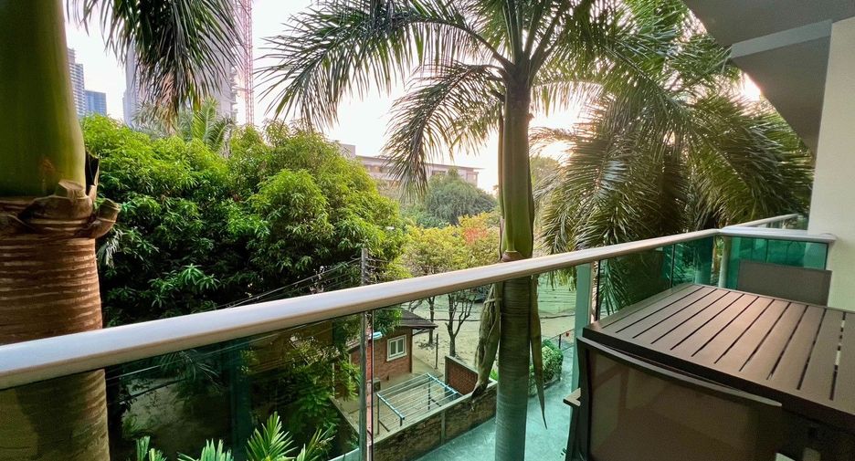 For rent 2 bedrooms condo in North Pattaya, Pattaya