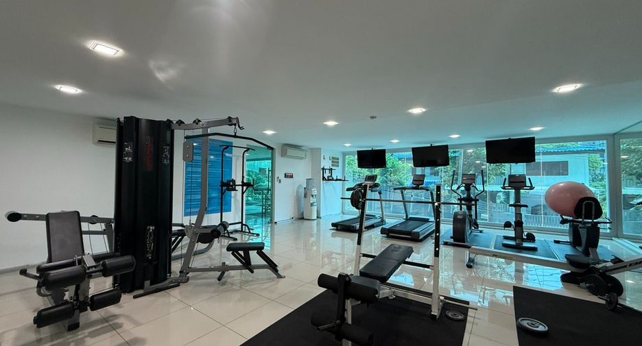 For rent 2 bedrooms condo in North Pattaya, Pattaya