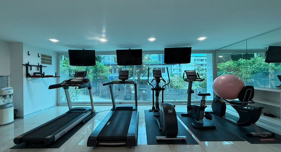 For rent 2 bedrooms condo in North Pattaya, Pattaya