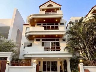 Haus zur Miete mit 5 Zimmer in Watthana, Bangkok