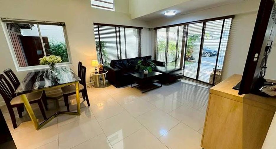 Haus zur Miete mit 5 Zimmer in Watthana, Bangkok