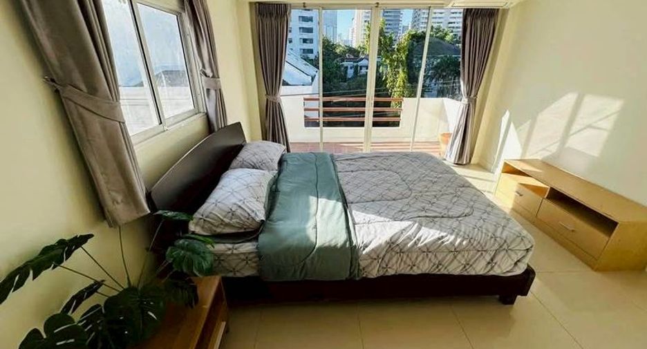 Haus zur Miete mit 5 Zimmer in Watthana, Bangkok