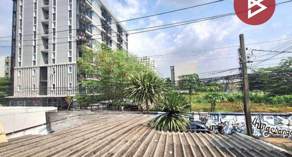 Casa en venta de 4 habitaciones en Huai Khwang, Bangkok