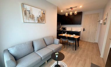 Condo en alquiler de 2 habitaciones en Huai Khwang, Bangkok