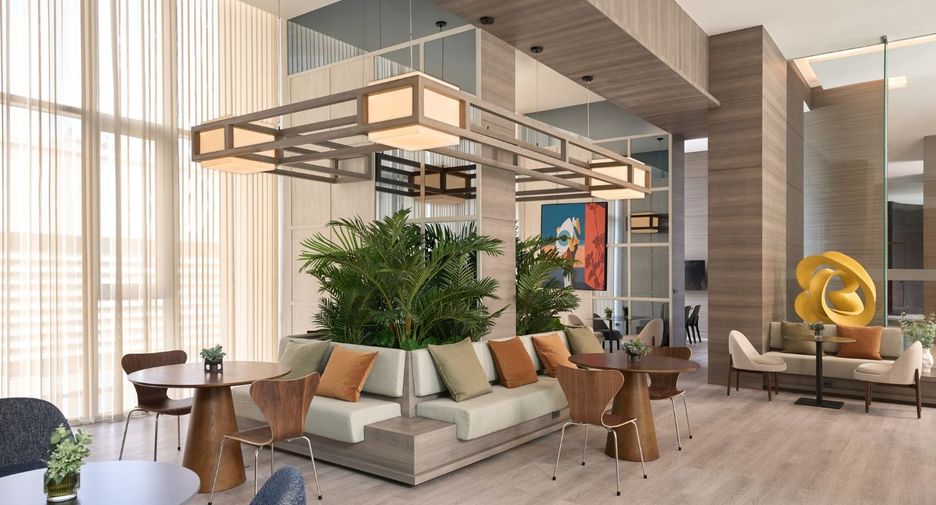 Condo en alquiler de 2 habitaciones en Huai Khwang, Bangkok