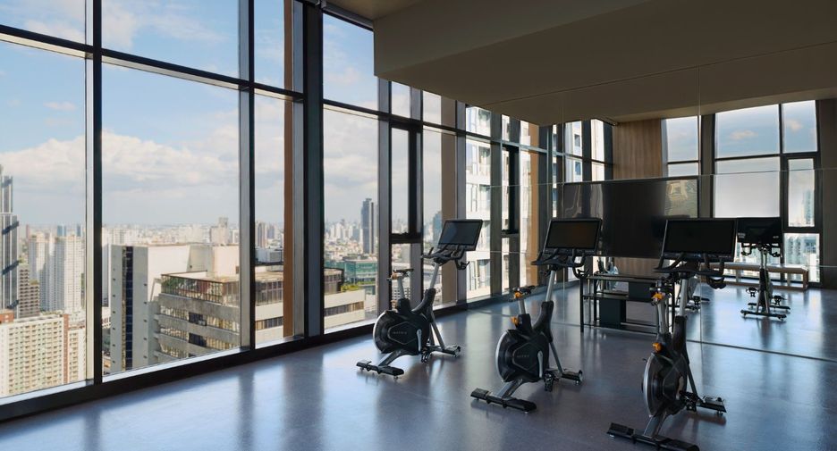 Condo en alquiler de 2 habitaciones en Huai Khwang, Bangkok