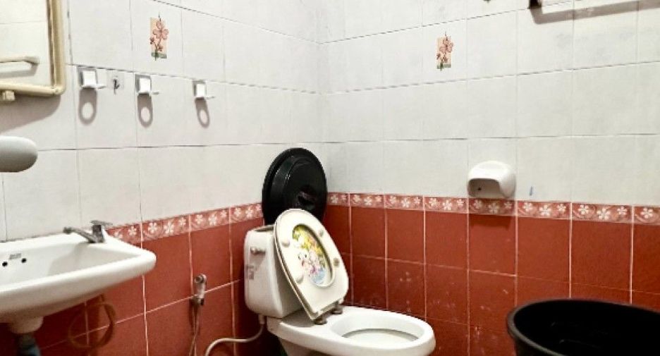 Продажа 2 спальни торговое помещение в Mueang Samut Prakan, Самутпракан