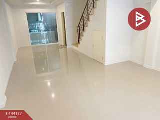 Casa adosada en venta de 2 habitaciones en Lam Luk Ka, Pathum Thani