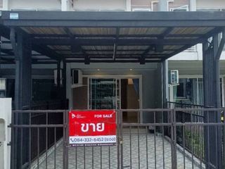 Casa adosada en venta de 2 habitaciones en Lam Luk Ka, Pathum Thani