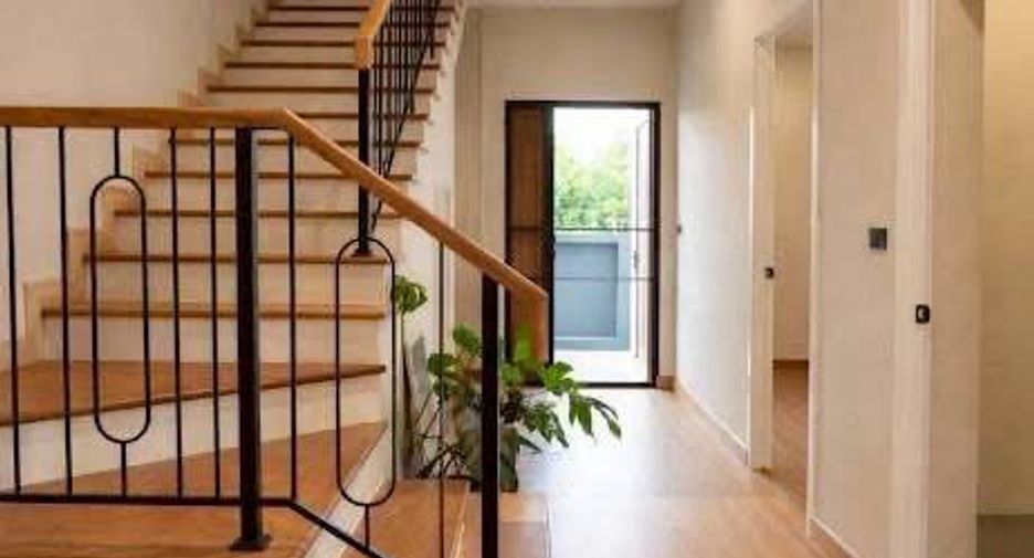 For sale 6 bedrooms villa in Hang Dong, Chiang Mai