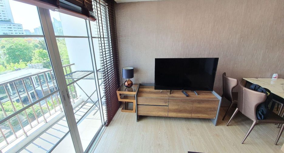 For rent 2 bedrooms condo in Watthana, Bangkok