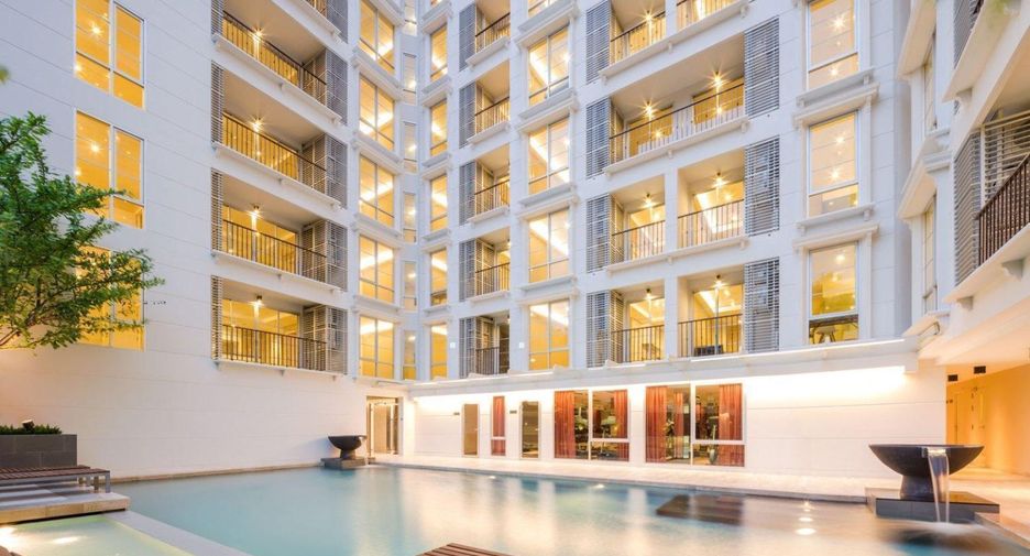 For rent 2 bedrooms condo in Watthana, Bangkok