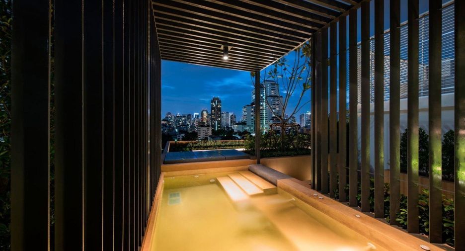 For rent 2 bedrooms condo in Watthana, Bangkok