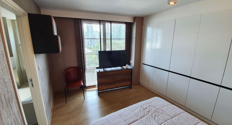 For rent 2 bedrooms condo in Watthana, Bangkok
