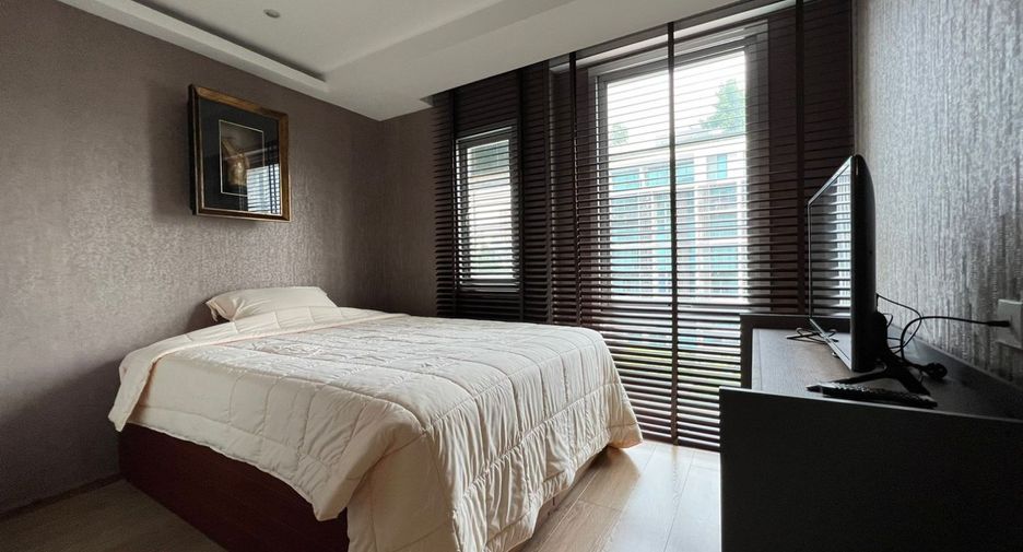 For rent 2 bedrooms condo in Watthana, Bangkok