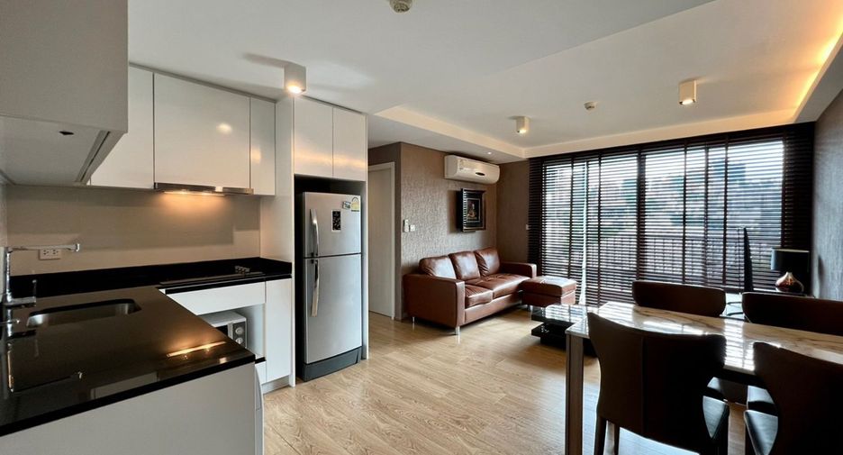 For rent 2 bedrooms condo in Watthana, Bangkok