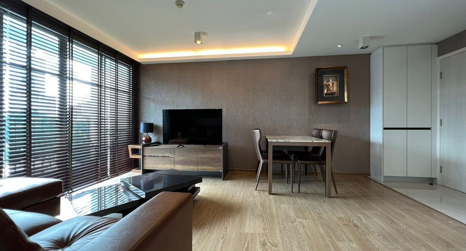 For rent 2 bedrooms condo in Watthana, Bangkok