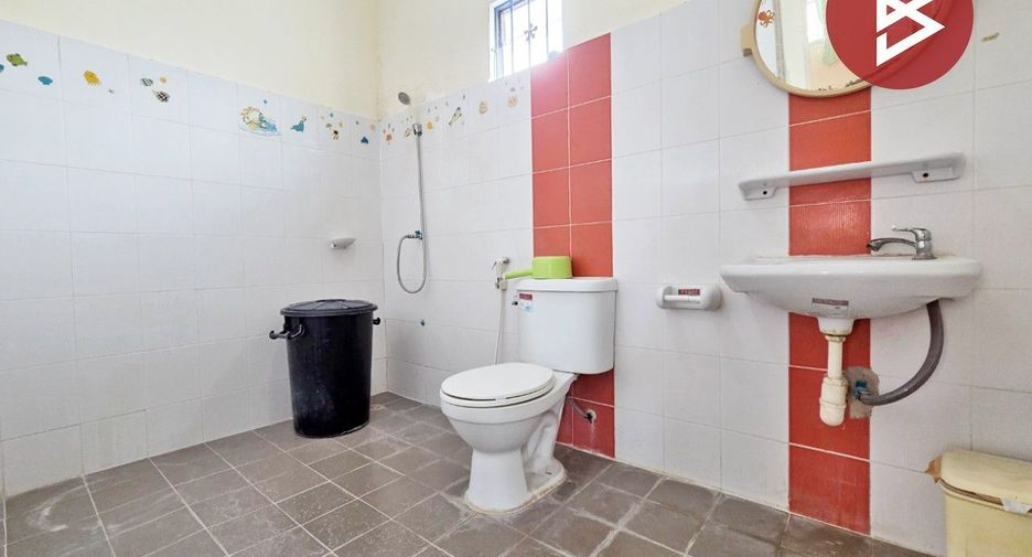 Reihenhaus zum Kauf mit 4 Zimmer in Mueang Samut Sakhon, Samut Sakhon