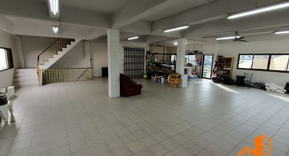 Продажа 5 спальни торговое помещение в Кхлонг Сан, Бангкок