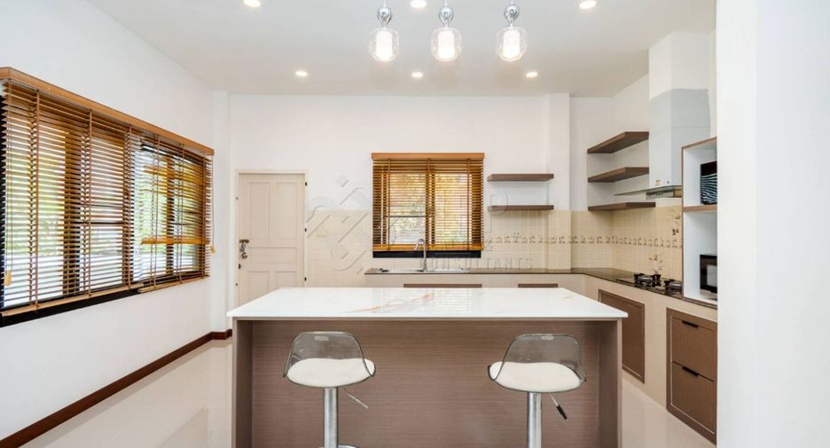 For sale 4 bedrooms house in Hua Hin, Prachuap Khiri Khan