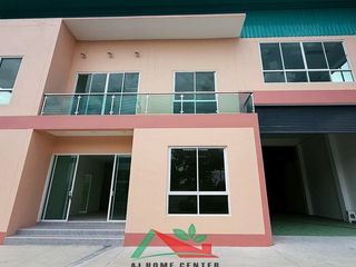 For sale 5 bedrooms warehouse in Sam Phran, Nakhon Pathom