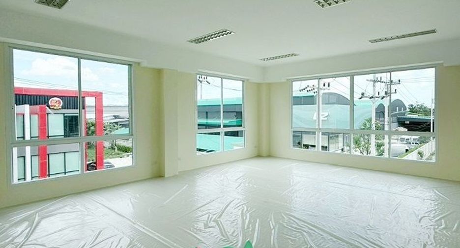 For sale 5 bedrooms warehouse in Sam Phran, Nakhon Pathom