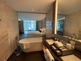 For rent 3 bedrooms condo in Pathum Wan, Bangkok