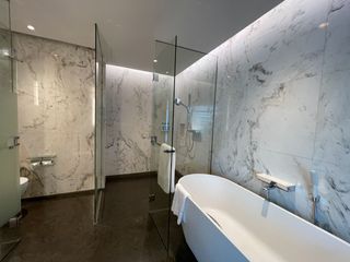 For rent 3 bedrooms condo in Pathum Wan, Bangkok