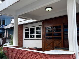 Casa en venta de 4 habitaciones en Huai Khwang, Bangkok