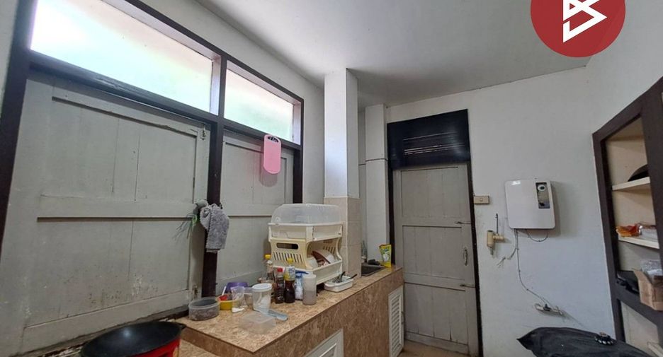 Casa en venta de 4 habitaciones en Huai Khwang, Bangkok
