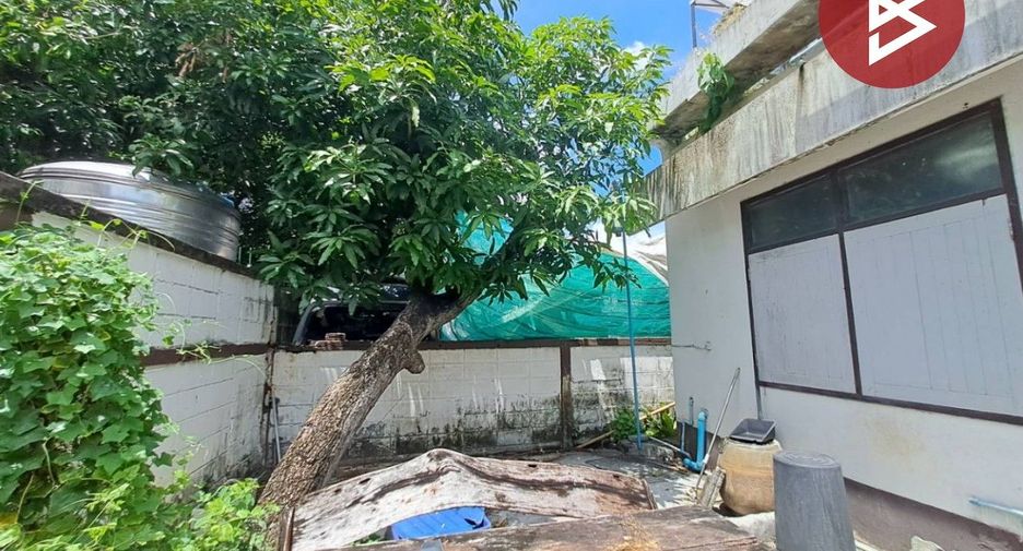 Casa en venta de 4 habitaciones en Huai Khwang, Bangkok