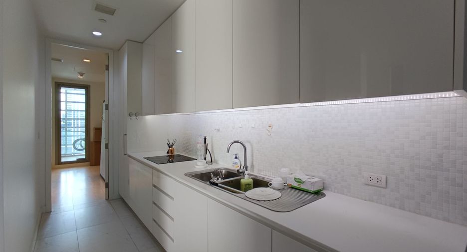 For rent 3 ベッドルーム condo in Pathum Wan, Bangkok