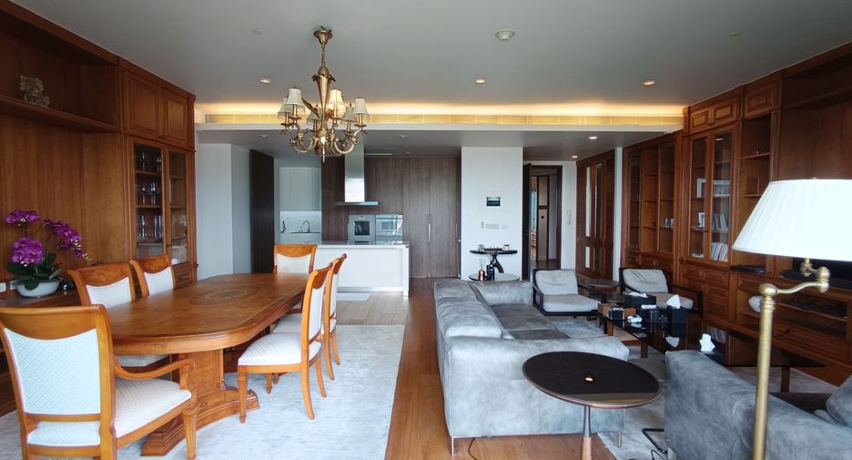 For rent 3 ベッドルーム condo in Pathum Wan, Bangkok