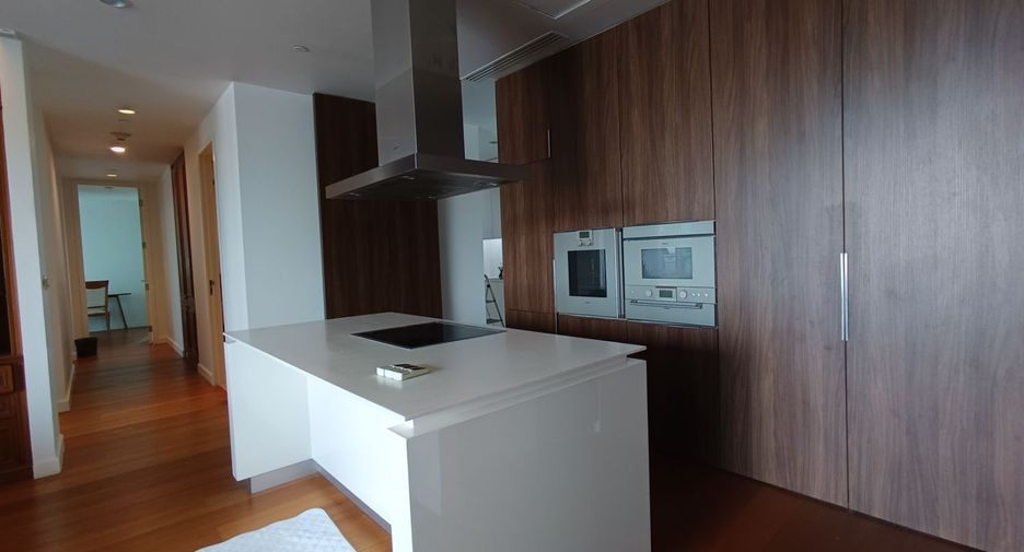 For rent 3 ベッドルーム condo in Pathum Wan, Bangkok