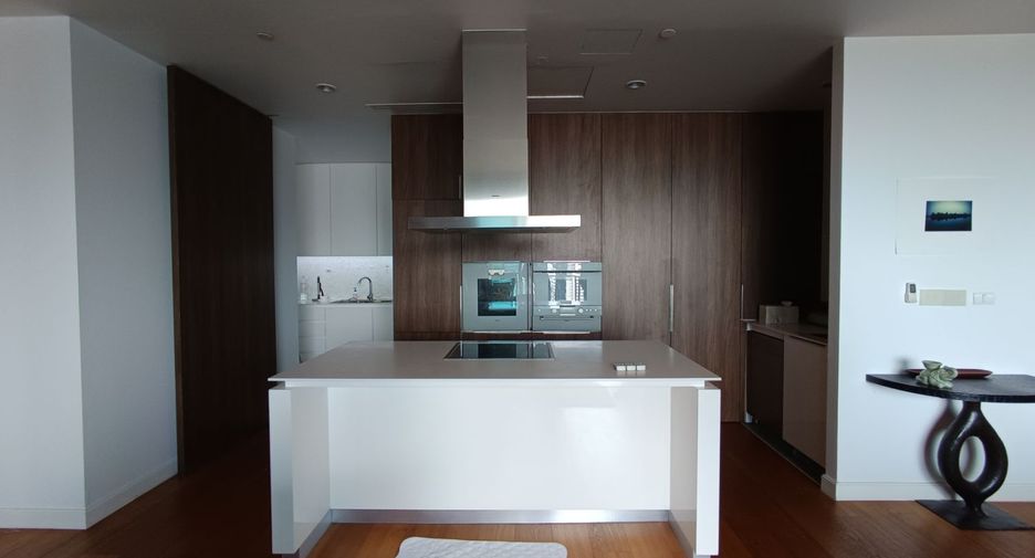For rent 3 ベッドルーム condo in Pathum Wan, Bangkok