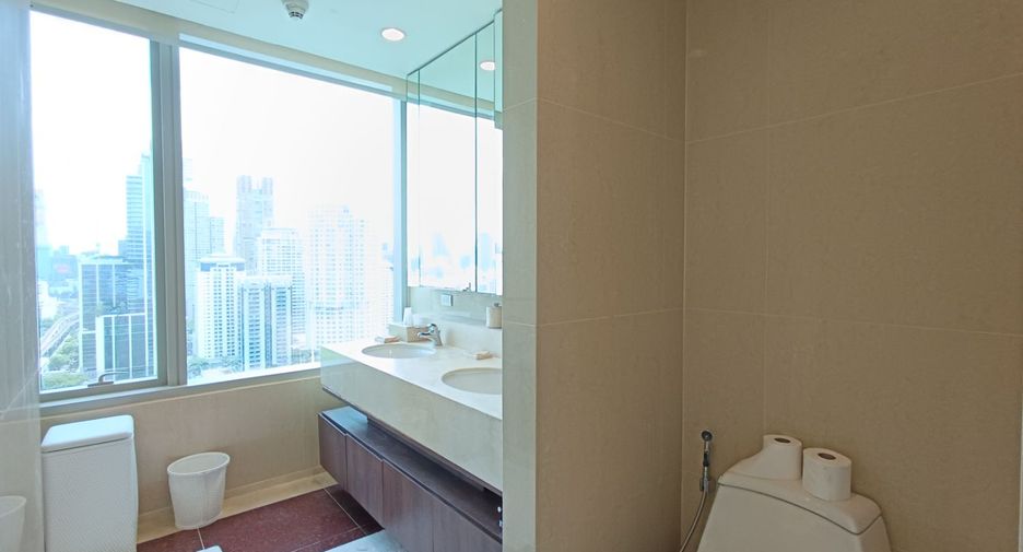 For rent 3 ベッドルーム condo in Pathum Wan, Bangkok