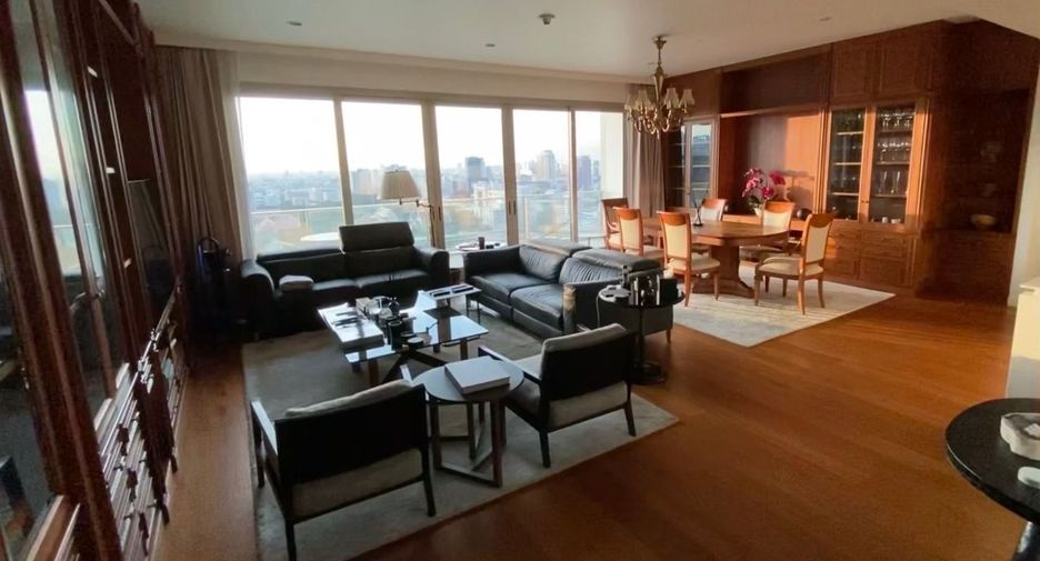 For rent 3 ベッドルーム condo in Pathum Wan, Bangkok