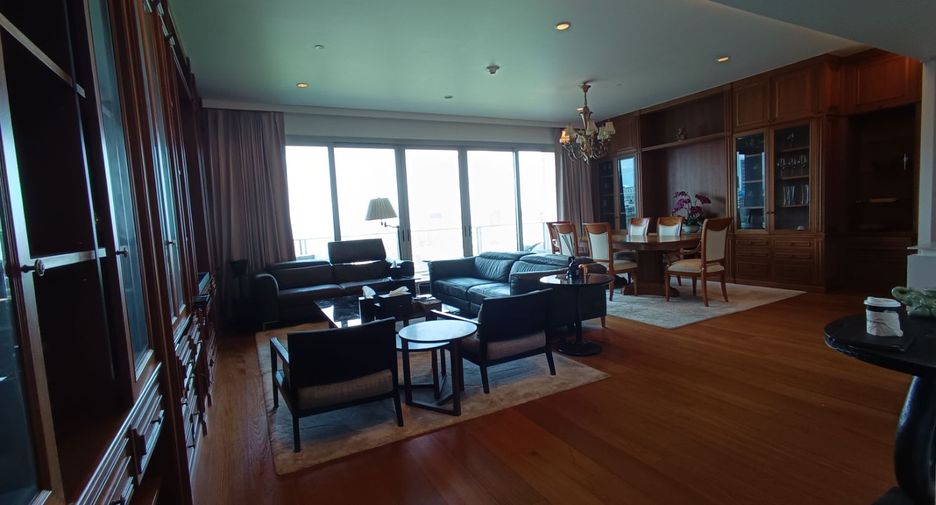 For rent 3 ベッドルーム condo in Pathum Wan, Bangkok
