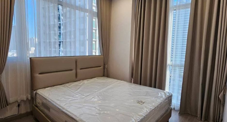For rent 2 bedrooms condo in Bang Rak, Bangkok